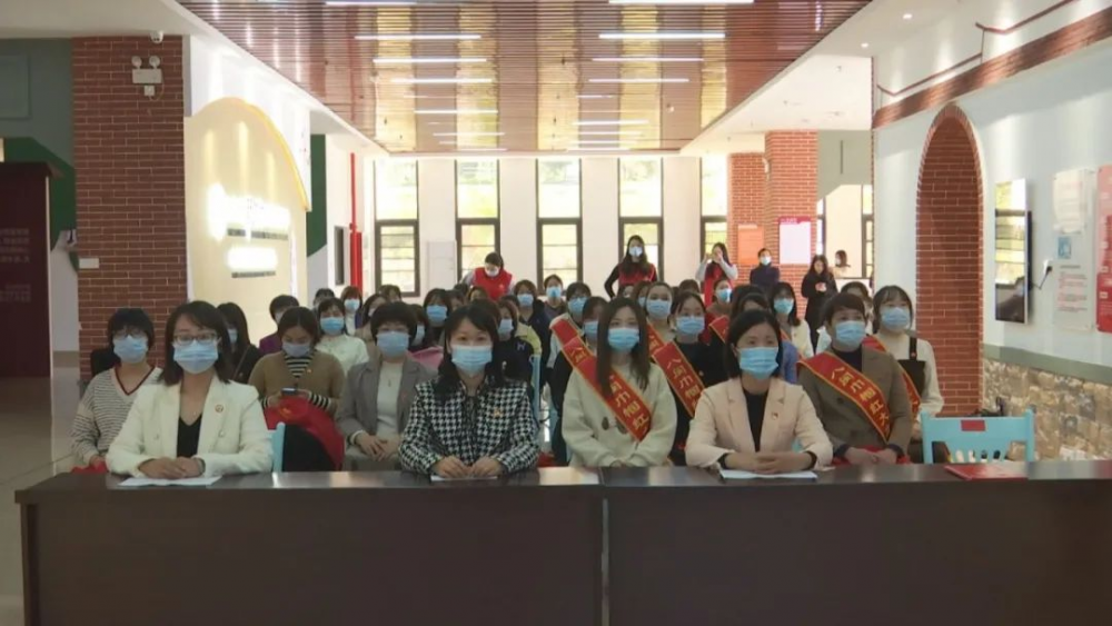 云霄县妇联开展“八闽巾帼红”十百千万大宣讲“四进”示范宣讲活动3.png