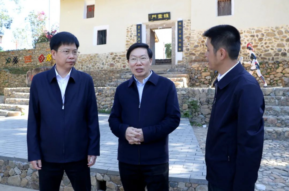 省领导到云霄县开展挂钩帮扶工作调研.png