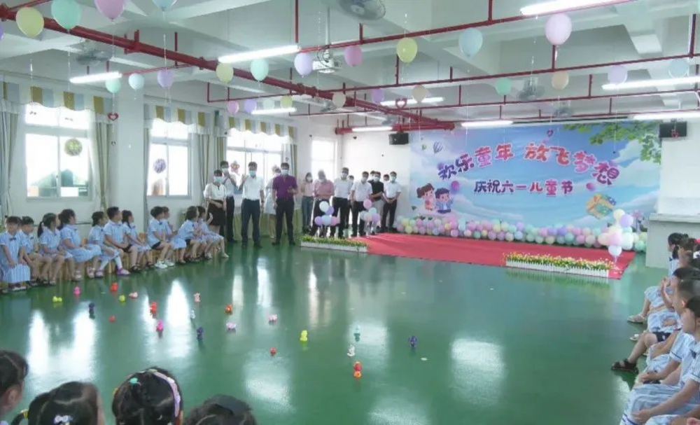云霄县主要领导看望慰问少年儿童和督导检查高考准备工作1.png
