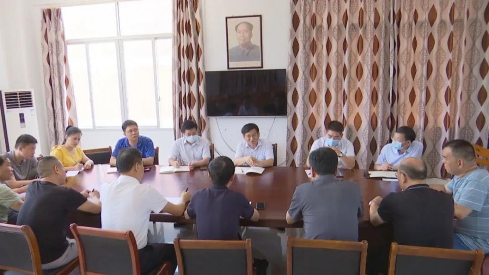 市领导到云霄调研公益性生命公园项目建设.jpg
