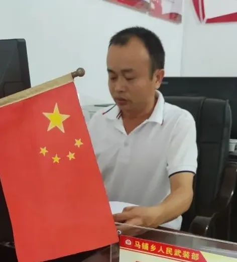 9 何山河.png