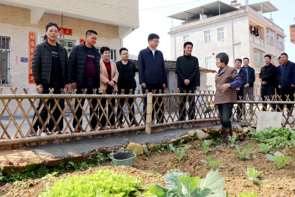 云霄县委书记调研省纪委监委挂钩帮扶项目2.jpg