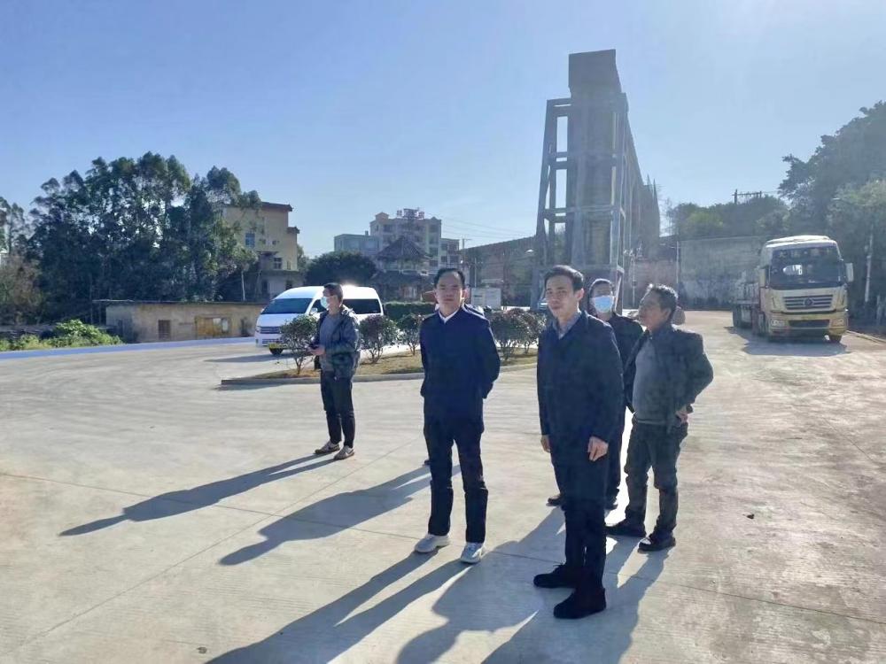 云霄县领导调研G228滨海风景道建设项目.jpg