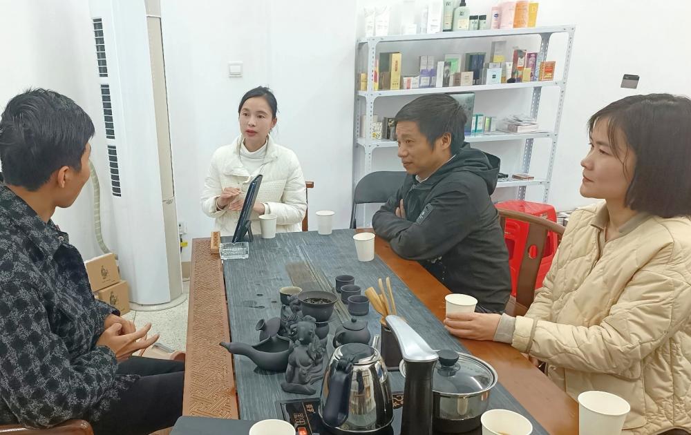 云霄县领导调研“线上直播” 助推地标产品产业发展情况.jpg