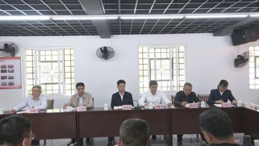 云霄县委县政府主要领导调研将军山公园品质提升工作2.jpg
