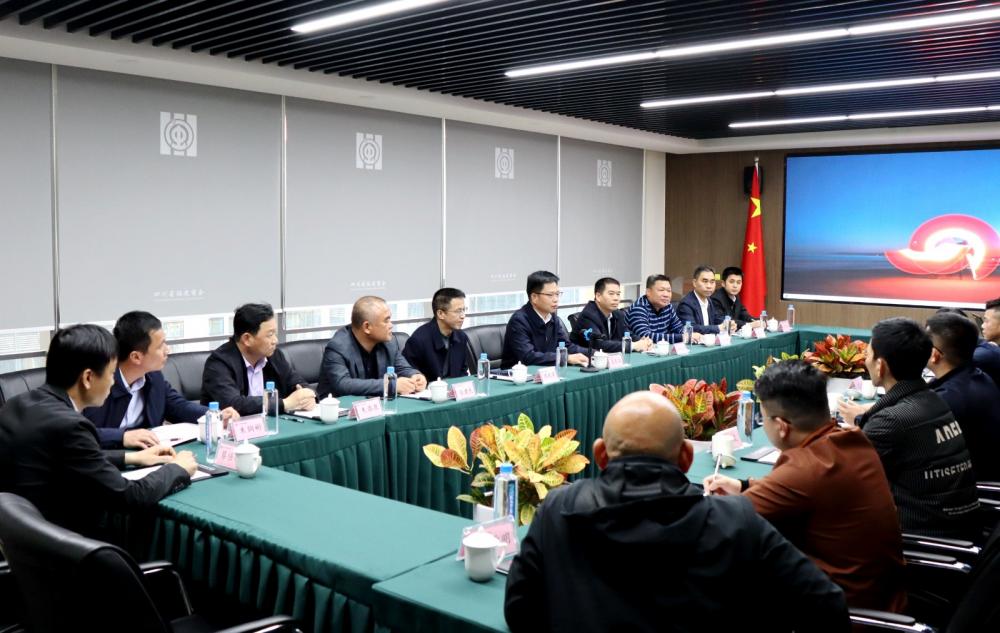 云霄縣委書記走訪看望在蓉鄉(xiāng)賢2.jpg