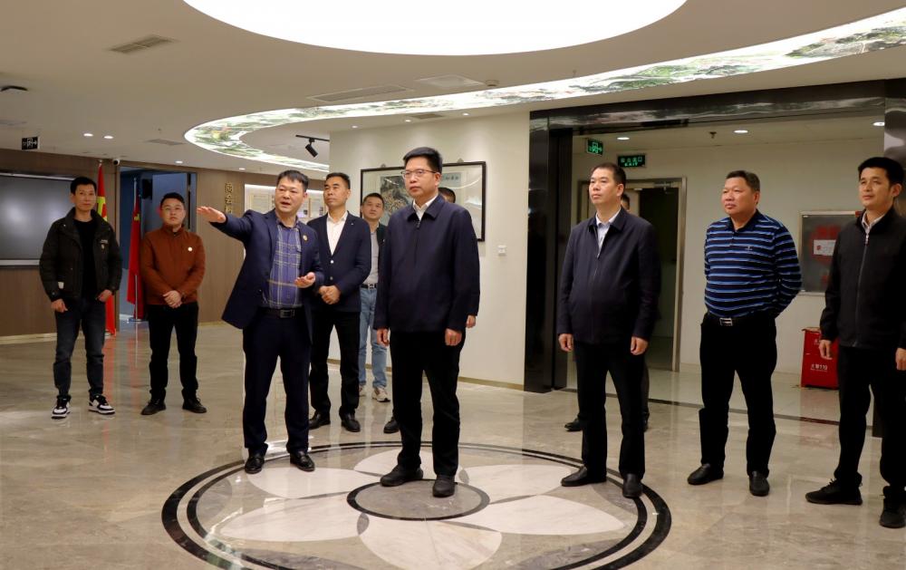云霄縣委書記走訪看望在蓉鄉(xiāng)賢3.jpg
