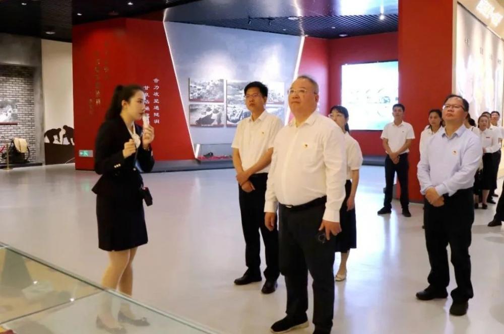 云霄縣舉行省委黨校省行政學(xué)院現(xiàn)場(chǎng)教學(xué)點(diǎn)簽約暨揭牌儀式3.jpg