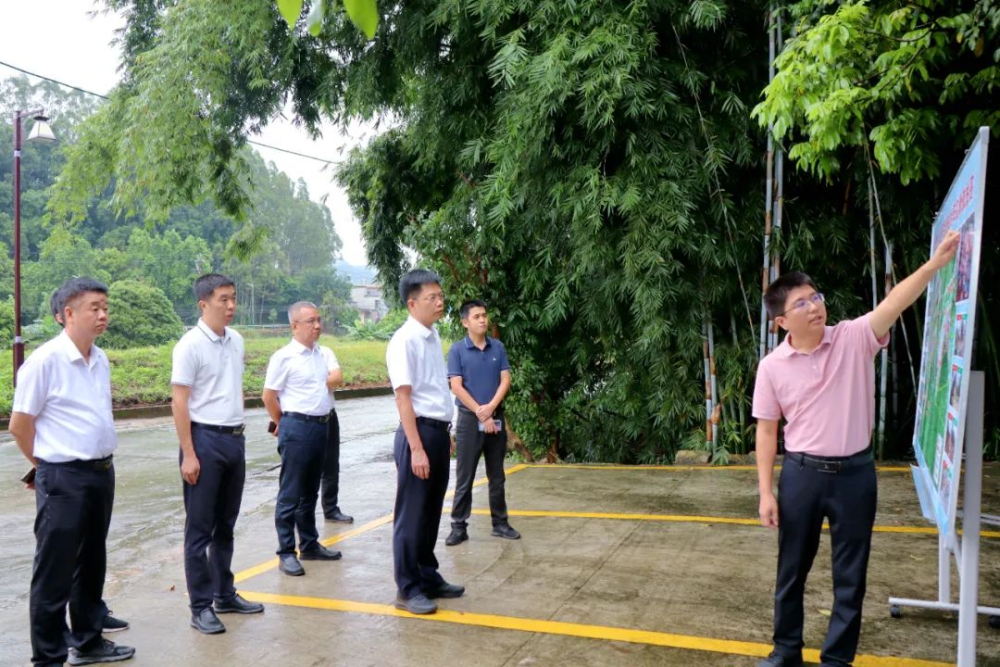 重實(shí)踐 建新功丨云霄縣委書記到下河鄉(xiāng)調(diào)研黨建引領(lǐng)人居環(huán)境整治工作2.png