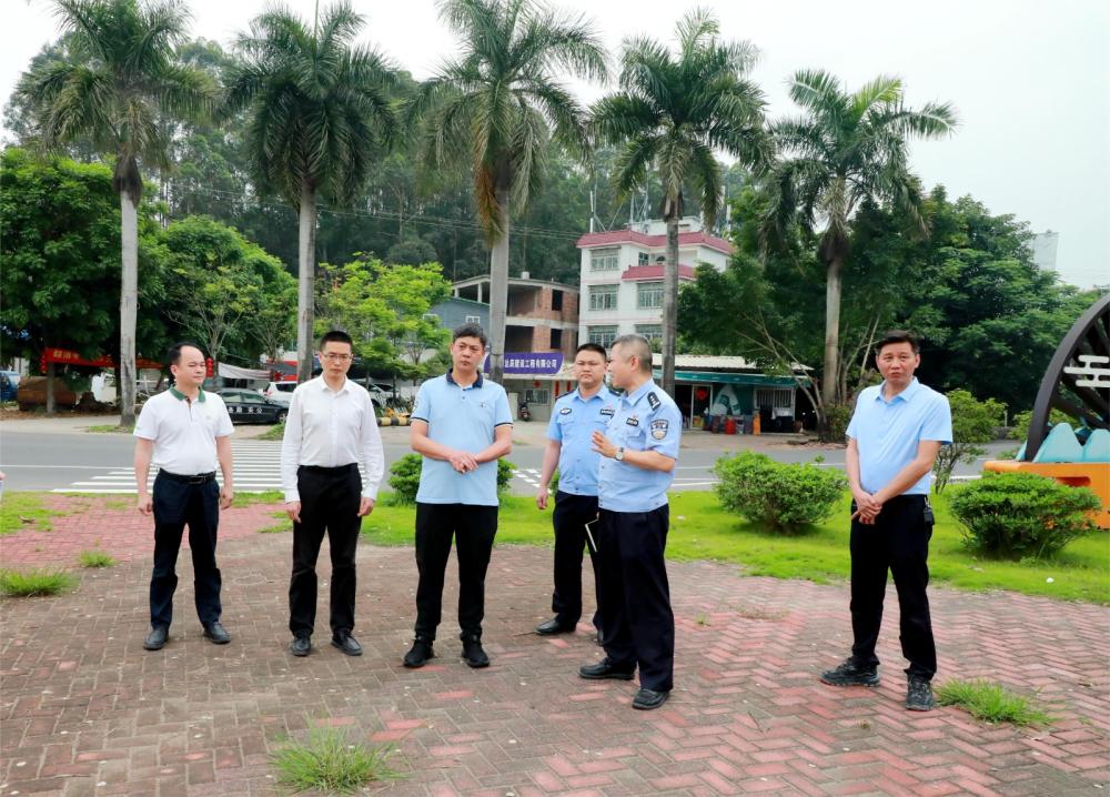 云霄县县长调研督导道路交通安全工作.jpg