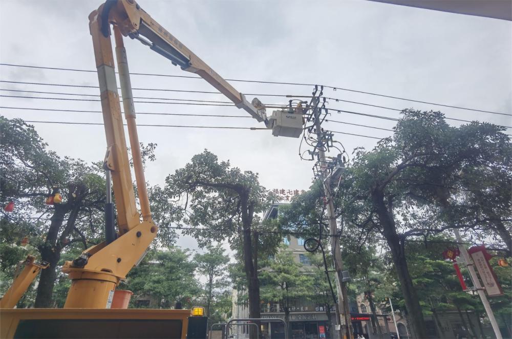 云霄供电：积极应对强降雨 多措并举做好供电保障.jpg