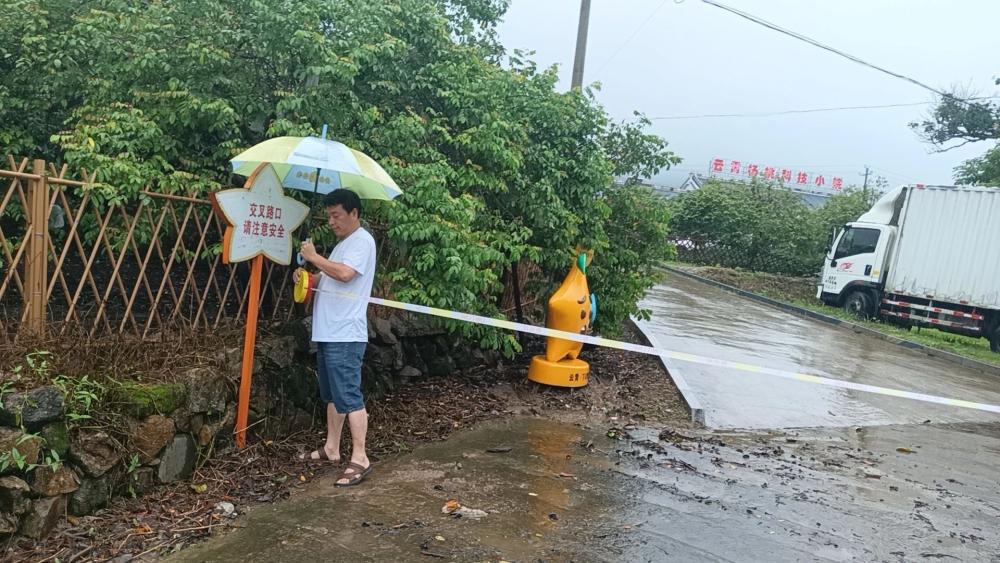 致敬！云霄暴雨中的守护者！2.jpg