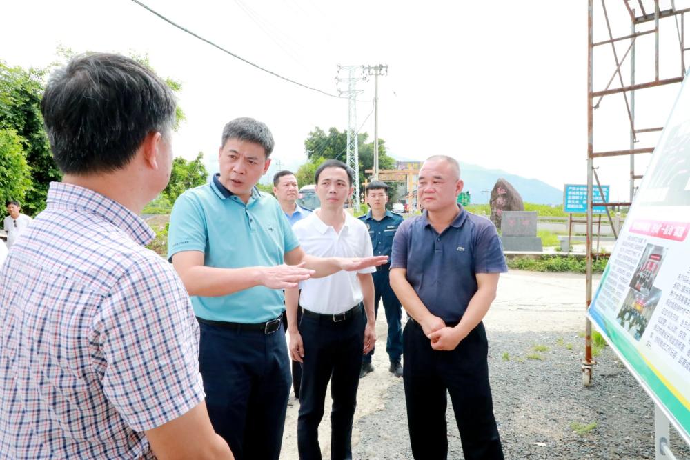 云霄县县长调研海上船舶安全管理暨渔港建设工作.jpg